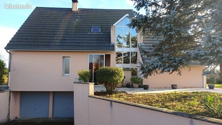 Propriété 5 pièces 144 m²