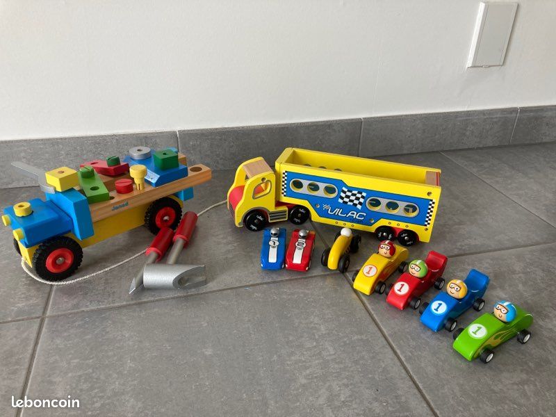 Lot de voitures en bois (image 1)