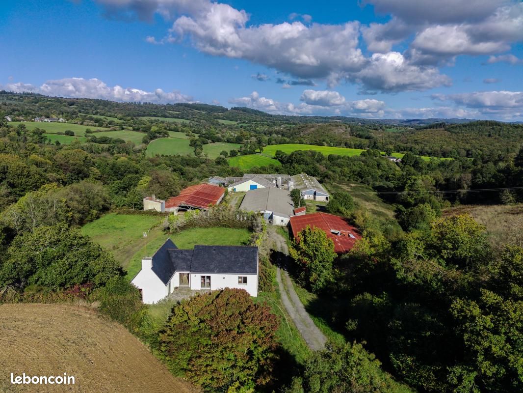 Maison 6 pièces 143 m² · à Brasparts · 143 m² · 225 000 €