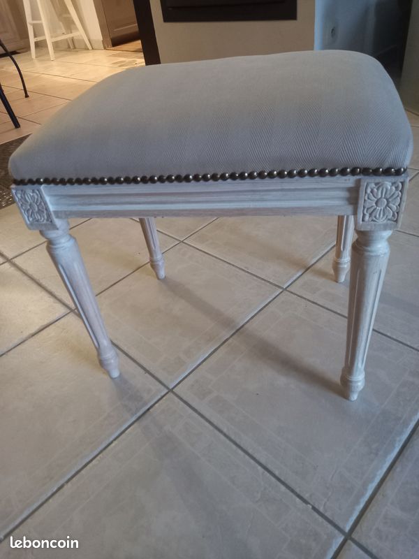Tabouret style LXVI (image 1)