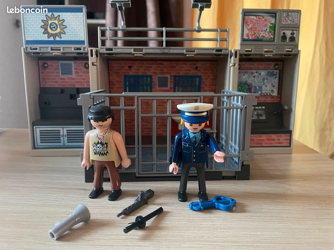 PLAYMOBIL 3988 hôtel de police/ 3957 poste de police EUR 65,00