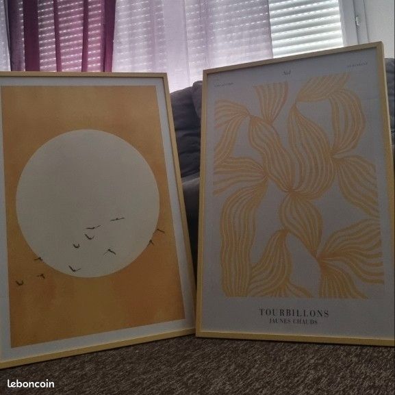 Je vends les deux cadres de chez desenio de couleur jaune. Ils sont assez grand et on très bon état (image 3)