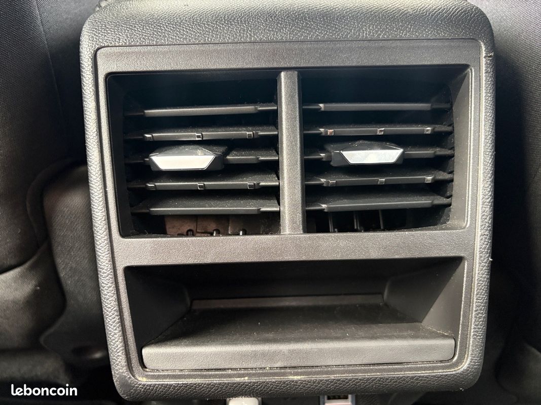 DS DS7 CROSSBACK BUSINESS 130Ch EAT 8 / RADARS AR / GPS / CLIM / CHARGEUR INDUCTION / Garantie 12 mois (image 19)