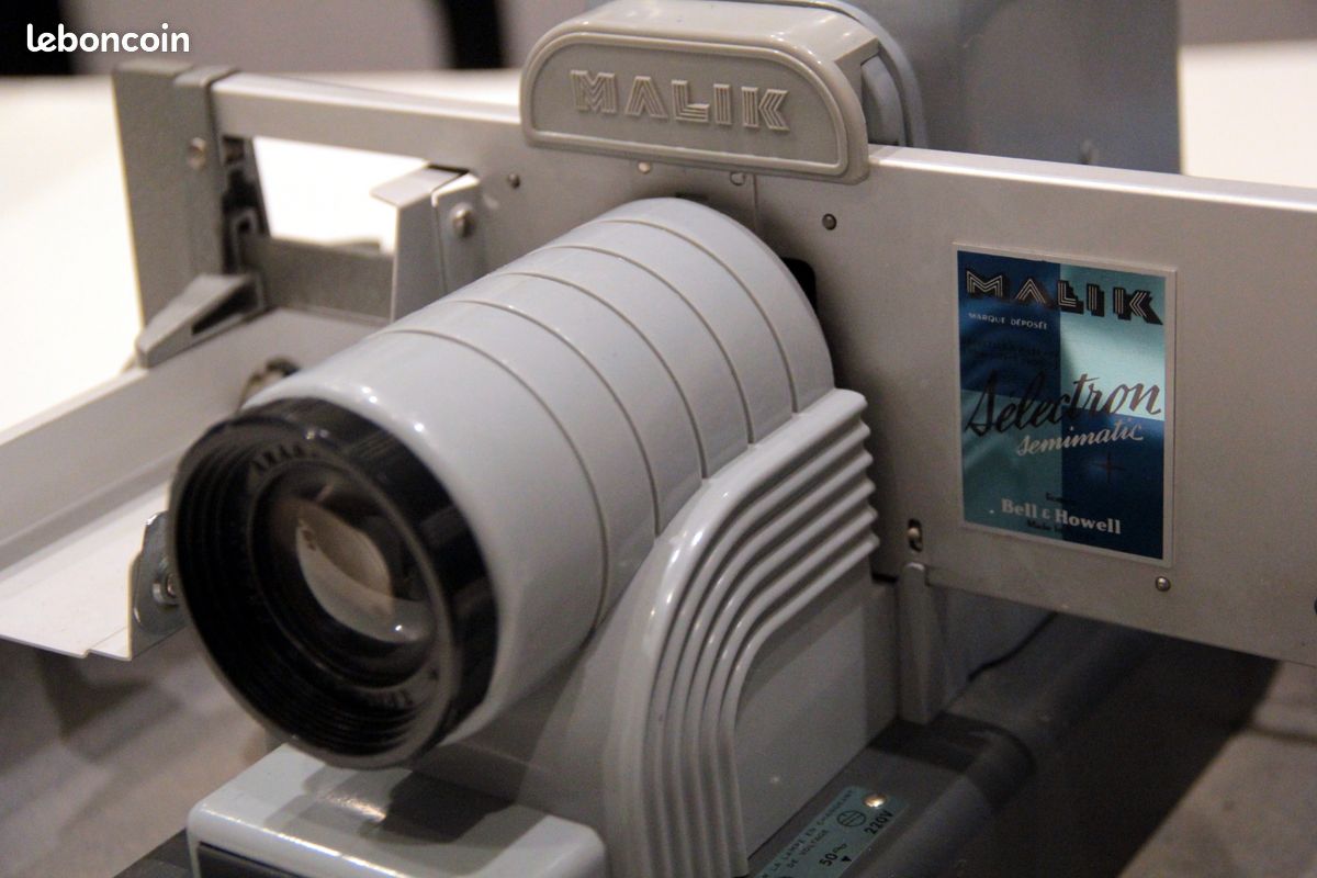 Projecteur diapo conférencier Malik en valise - Photo, audio & vidéo