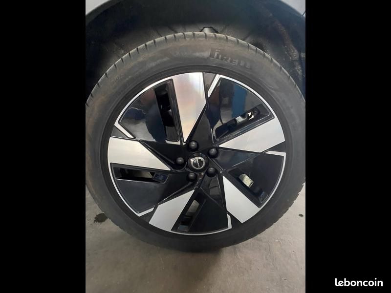 Volvo EX40 Single Extended Range 252ch Plus (image 9)