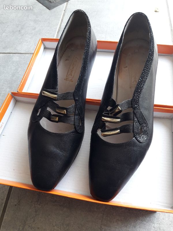 Escarpins noirs petit talon (image 2)
