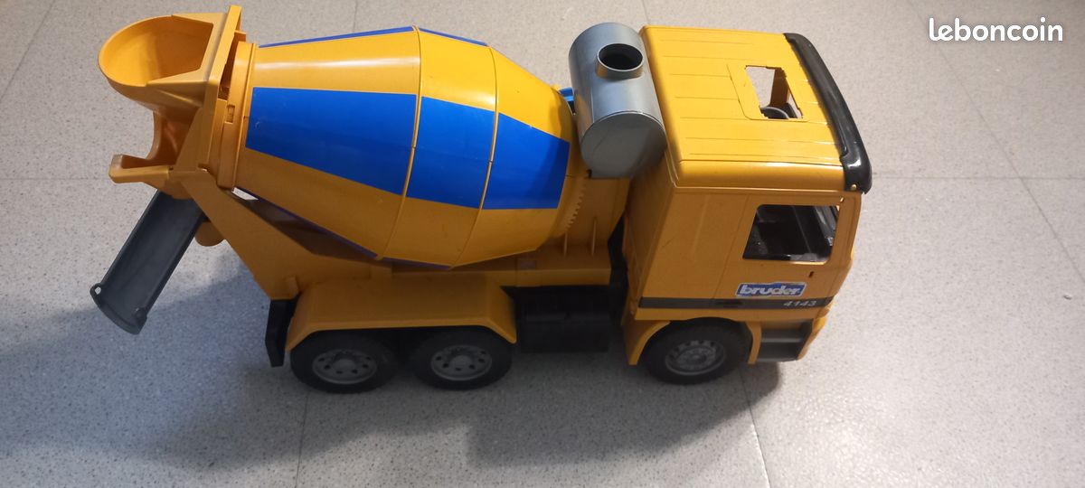 Je vend un camion pour enfant (image 1)