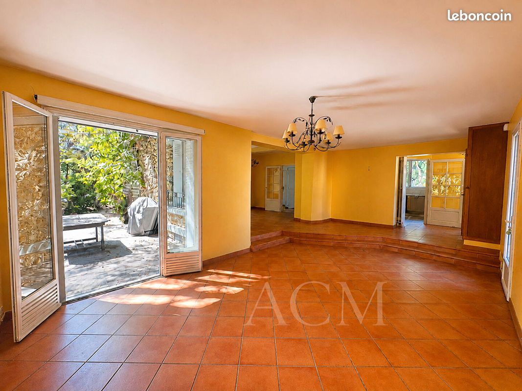 Maison 8 pièces 224 m² · à Maisons-Laffitte · 224 m² · 1 590 000 €