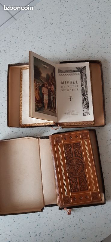 Articles religieux: 2 missels (image 1)