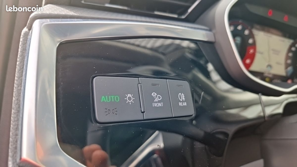 Audi Q3 35 TFSI 150 CH S tronic 7 BUSINESS LINE (image 26)
