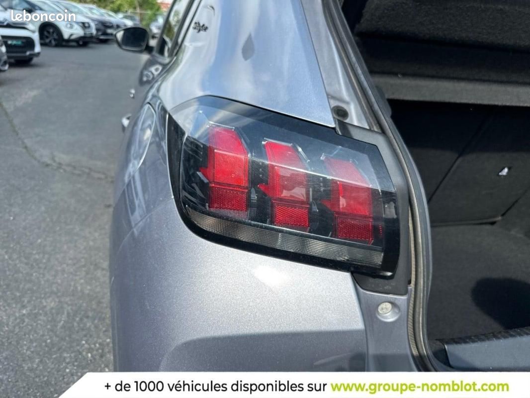 Peugeot 208 PureTech 100 S&S BVM6 Style (image 17)