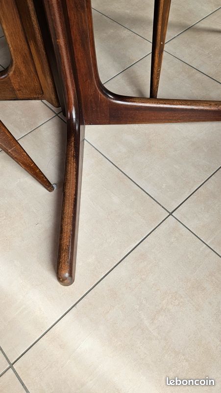 Table ovale vintage années 70 style scandinave – pied central (image 11)