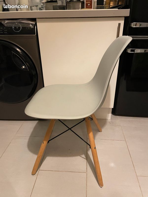 Chaise scandinave grise (image 3)