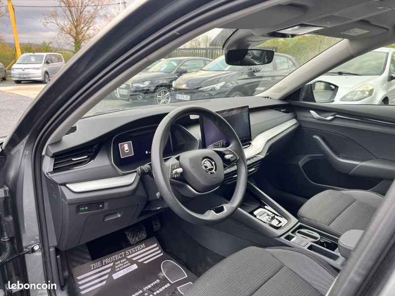 Skoda OCTAVIA COMBI 2.0 TDI SCR 150CH SELECTION DSG7 (image 12)