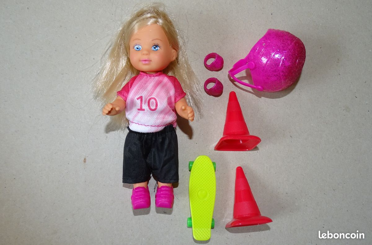 Poupée petite soeur Barbie sur son skate - Jeux & Jouets