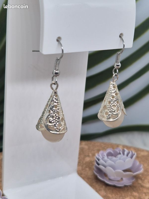 Boucles D'oreilles Goutte Fait Main - Argenté Et Cristal, Fermoir Papillon - Neuf Sans Emballage