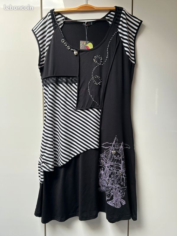 Robe Femme Noire Et Blanche Taille XL - Synthétique, Neuve Sans étiquettes - Coupe Regular