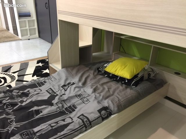 Lits superposes pour enfants avec escaliers (image 1)
