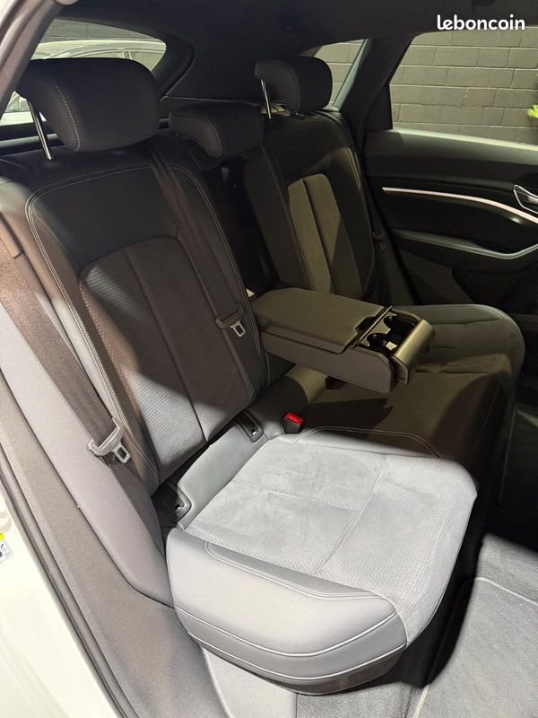 AUDI E-TRON 55 114KWH QUATTRO S LINE SIÈGES ÉLECTRIQUES CHAUFFANTS RÉGULATEUR ADAPTATIF CAMÉRa 360 (image 8)