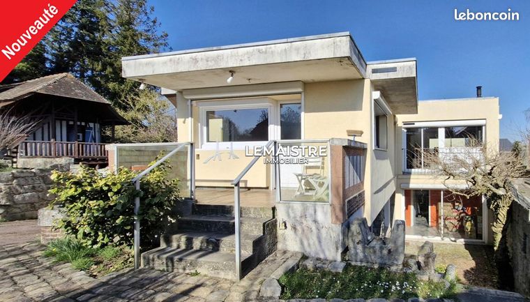 Maison 6 pièces 251 m²