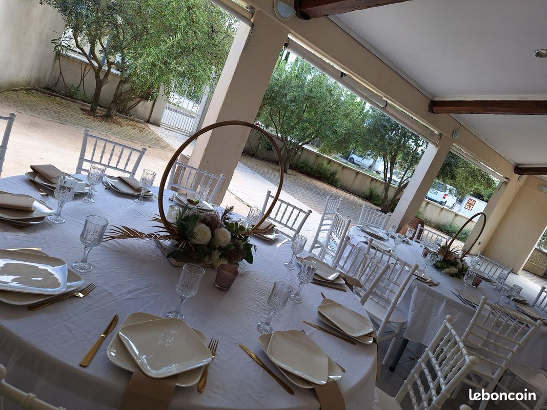 Local commercial 58 pièces 1253 m² · à Vaison-la-Romaine · 1 253 m² · 400 €