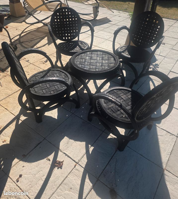 Salon de jardin en pneus recycles (image 1)