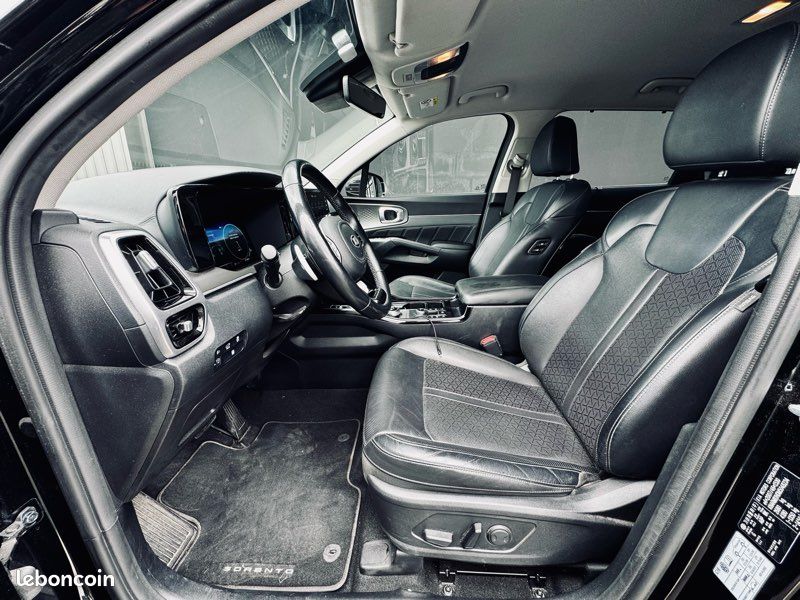 KIA Sorento IV 1.6 T-GDi PHEV 265ch Premium Business 7 Places 4x4 (image 3)