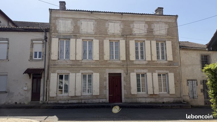 Maison 10 pièces 263 m²