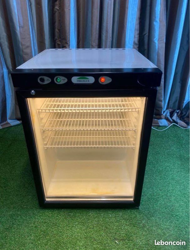 Arrière bar ou à poser sur le comptoir réfrigéré | 1 Porte battante et vitrée | 128 Litres (image 1)