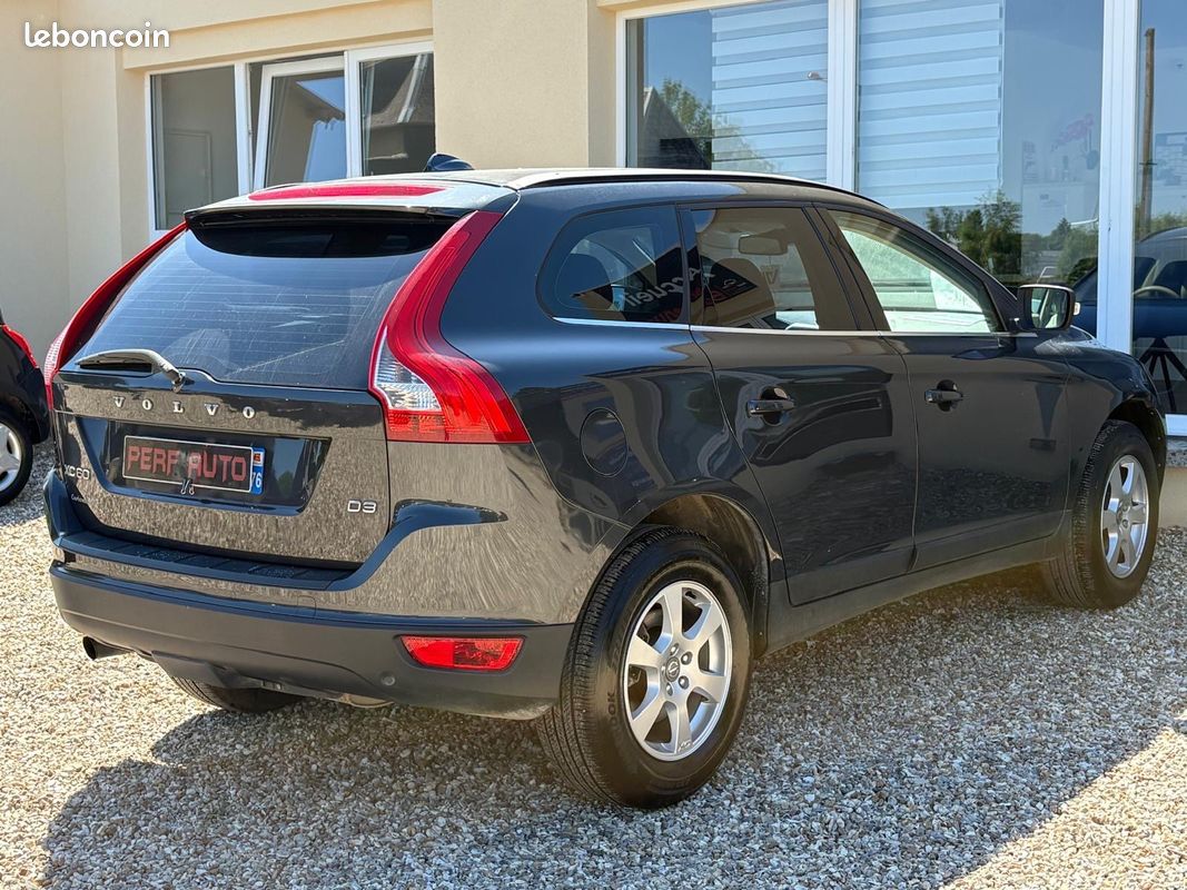 VOLVO XC60 D3 AWD 163cv R-Design Geartronic A (image 5)