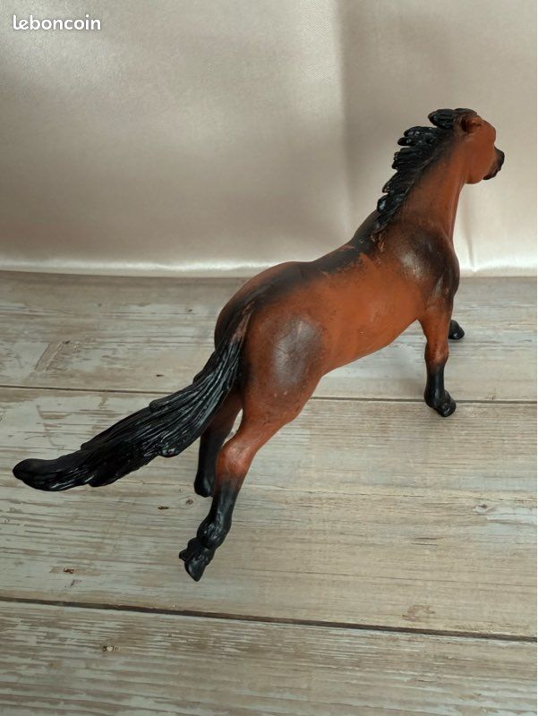 Jument baie de course Schleich (image 3)