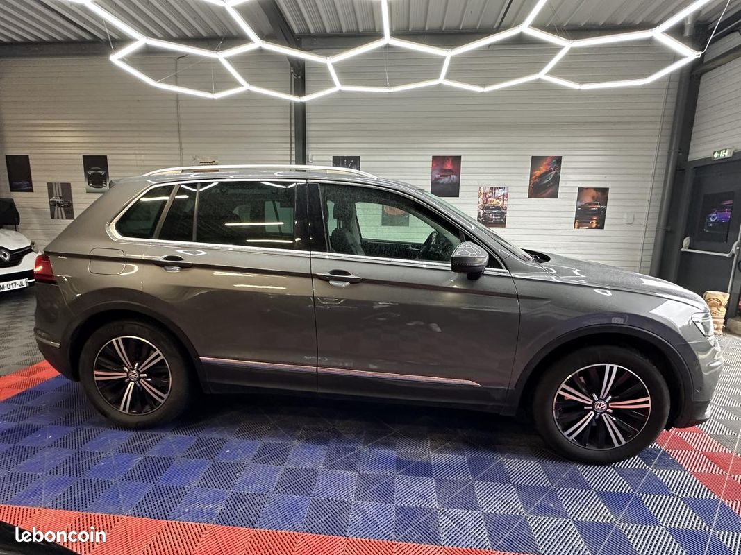 VOLKSWAGEN TIGUAN 2.0 16V TDI BlueMotion - 150 - BV DSG 7 2016 Carat Exclusive PHASE 1 (image 4)