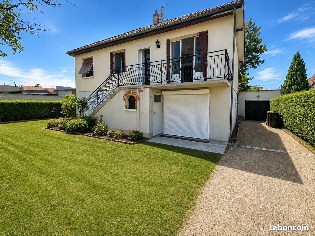 Maison 5 pièces 123 m² · à Saint-Éloi · 123 m² · 136 000 €