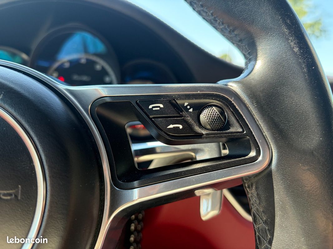 PORSCHE MACAN Turbo 3.6 V6 400 ch PDK avec CARPLAY / AUDIO BOSE / CAMERA (image 21)