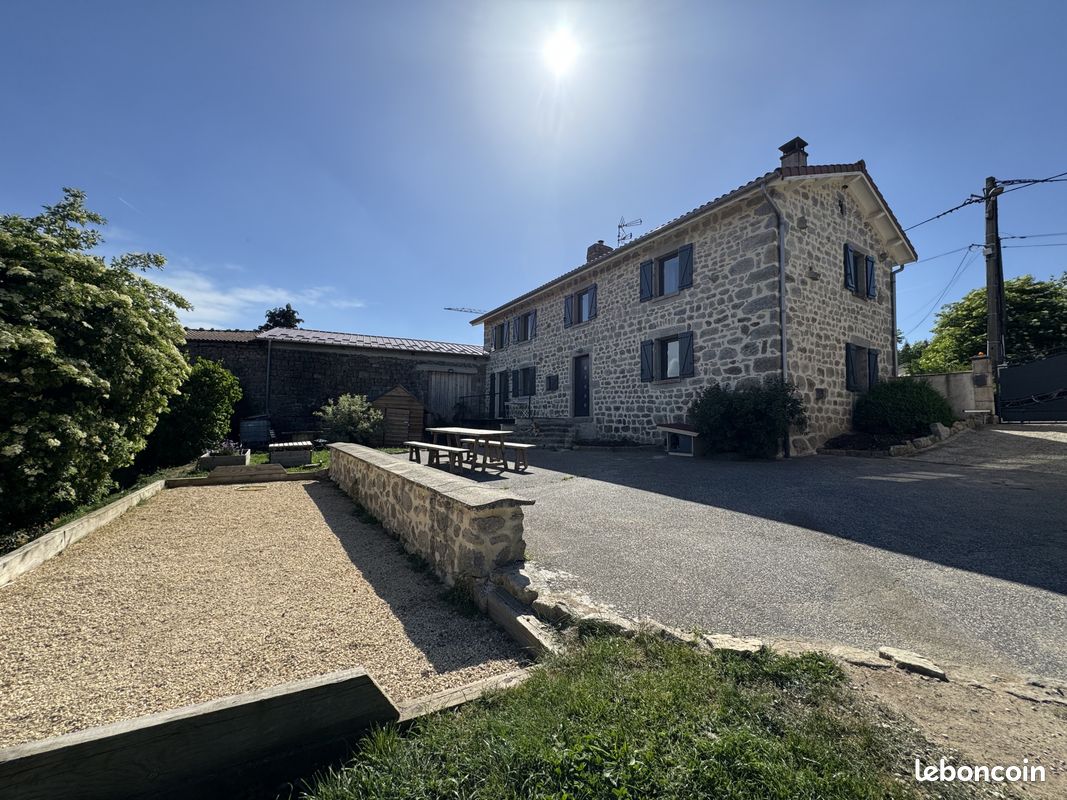 Maison 4 pièces 185 m² · à Riotord · 185 m² · 245 000 €