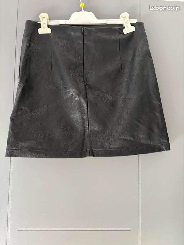 Jupe Longue Noire à Fleurs Isle Collection – Femme – Taille 16 – Midi
