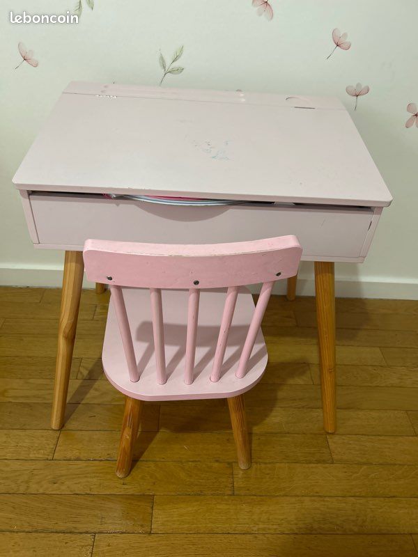 Bureau avec chaise (image 1)