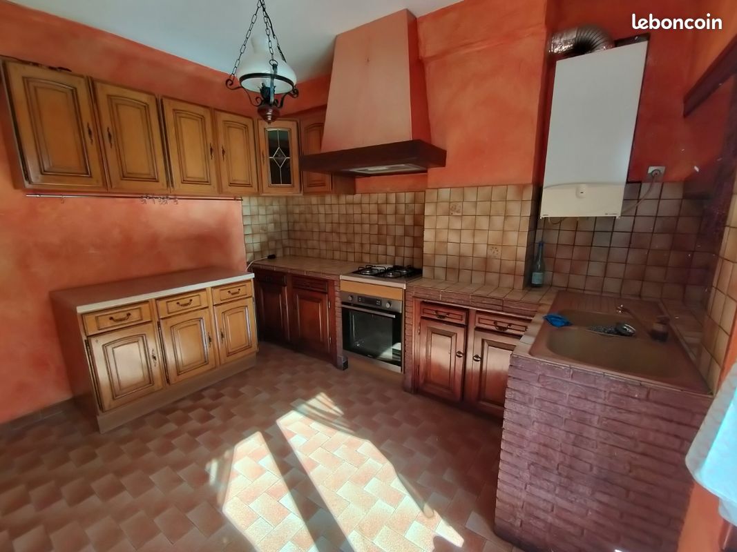 Appartement 4 pièces 85 m² · à Saint-Étienne · 85 m² · 73 000 €