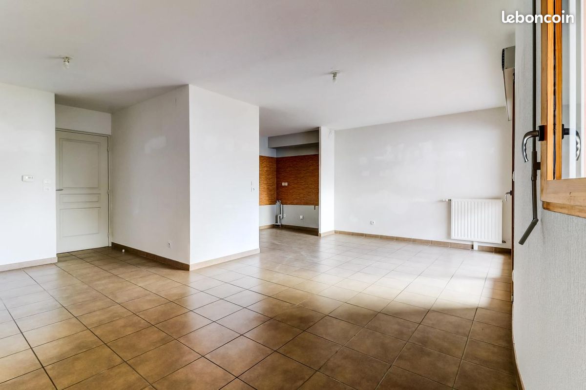Appartement 3 pièces 78 m² · à Chevigny-Saint-Sauveur · 78 m² · 890 €