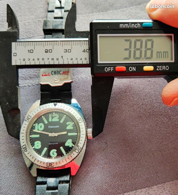 Montre Plongée Skin Diver Fresard — Cadran Pepsi, Boîtier Tonneau — Mécanique, Occasion Fonctionnelle