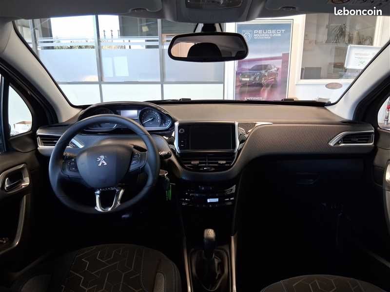 Peugeot 2008 1.2 82cv STYLE (image 12)