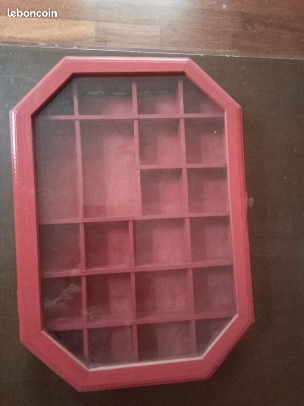 Petite vitrine (image 1)