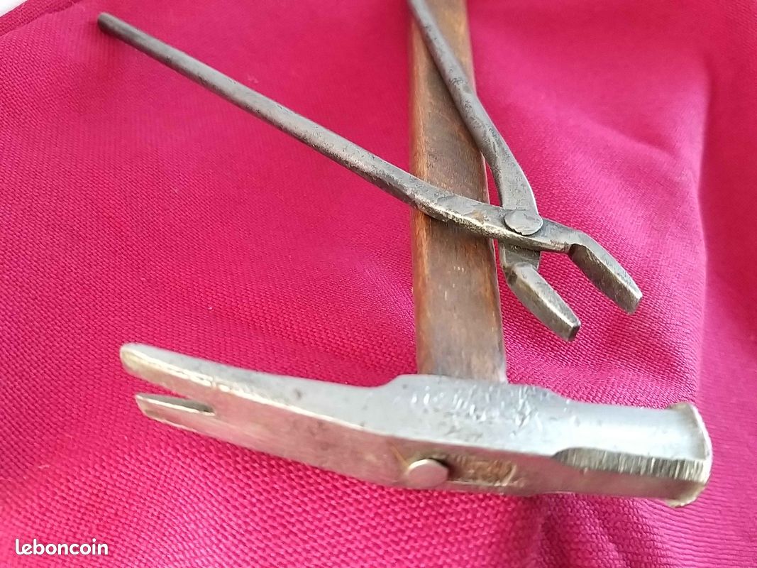 Outil ancien marteau à tailler les meules - Bricolage
