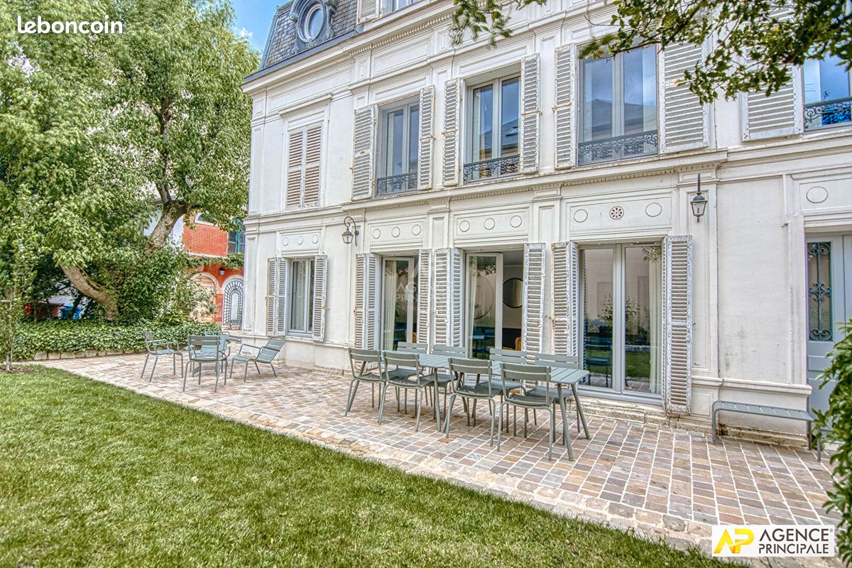 Maison 9 pièces 272 m² · à Versailles · 272 m² · 2 770 000 €