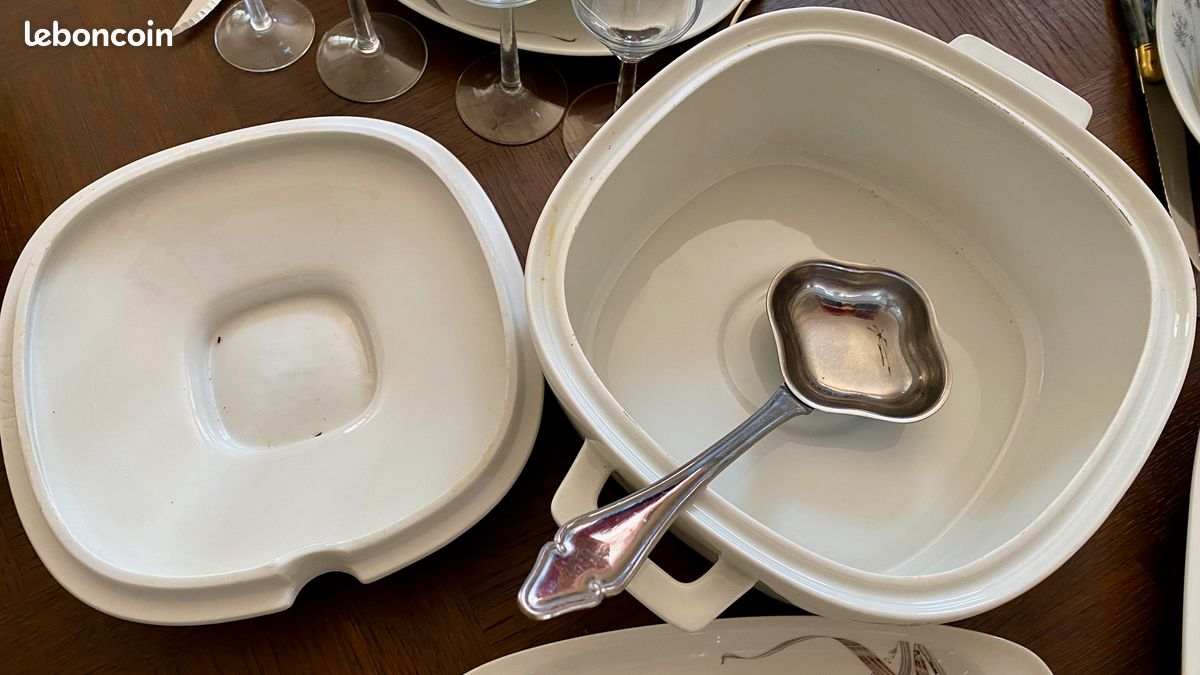 Service complet porcelaine 48 assiettes et 9 plats (image 7)
