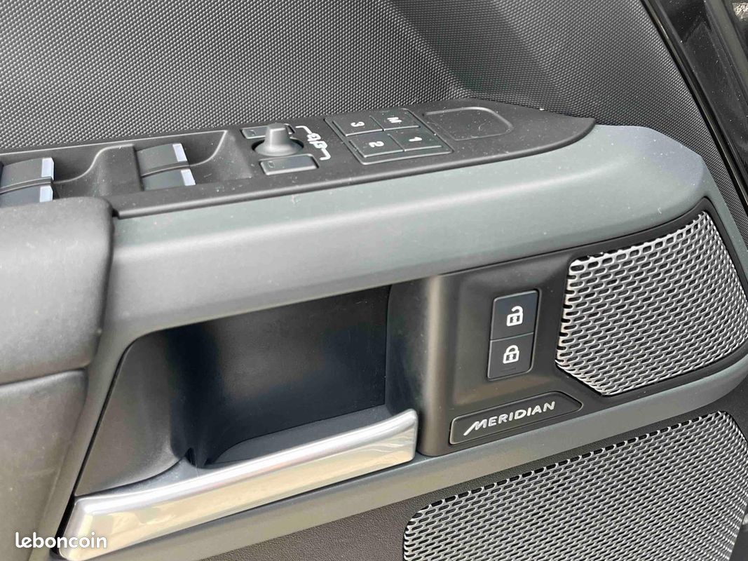 Land-rover Defender 110 2.0 P400e X-Dynamic SE (image 17)