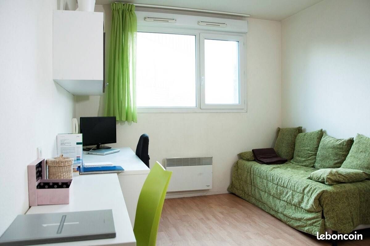 Appartement 1 pièce 18 m² · à Sèvres · 18 m² · 702 €/mois