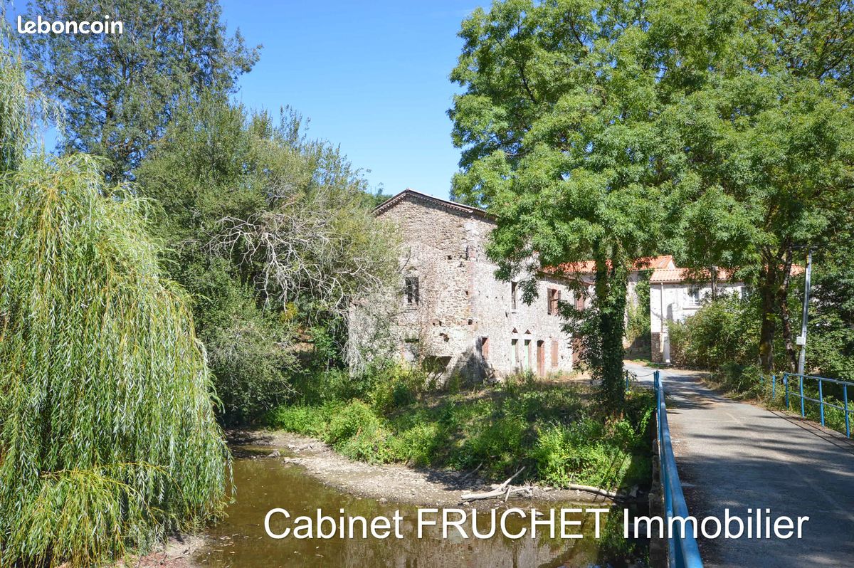 Maison 4 pièces 200 m² · à Sainte-Cécile · 200 m² · 46 200 €