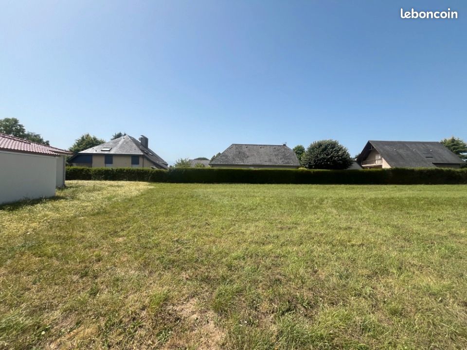 Terrain 580 m² · à Odos · 69 600 €