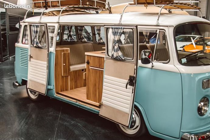 VW VOLKSWAGEN - T1 MINIBUS CAMPER 1961 au 1/43 de Corgi Vanguards